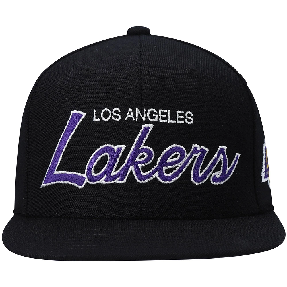 Casquette snapback noire Hardwood Classics Script 2.0 des Los Angeles Lakers de Mitchell & Ness pour homme