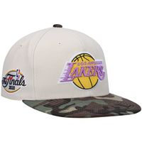 Men's Mitchell & Ness Cream Los Angeles Lakers Hardwood Classics 2010 NBA Finals Patch Off White Camo Fitted Hat