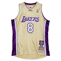 Maillot Homme Mitchell & Ness Kobe Bryant Gold Los Angeles Lakers Hall of Fame Class 2020 #8 Authentique