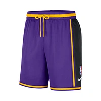 Short de performance d'avant-match des Lakers Los Angeles Nike pour homme - Violet