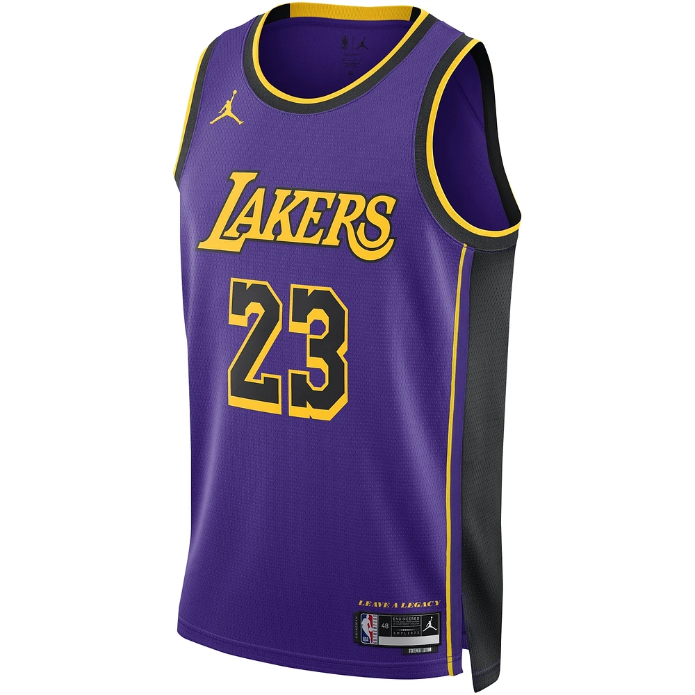 Maillot unisexe Jordan Brand LeBron James violet Los Angeles Lakers Swingman - Statement Edition