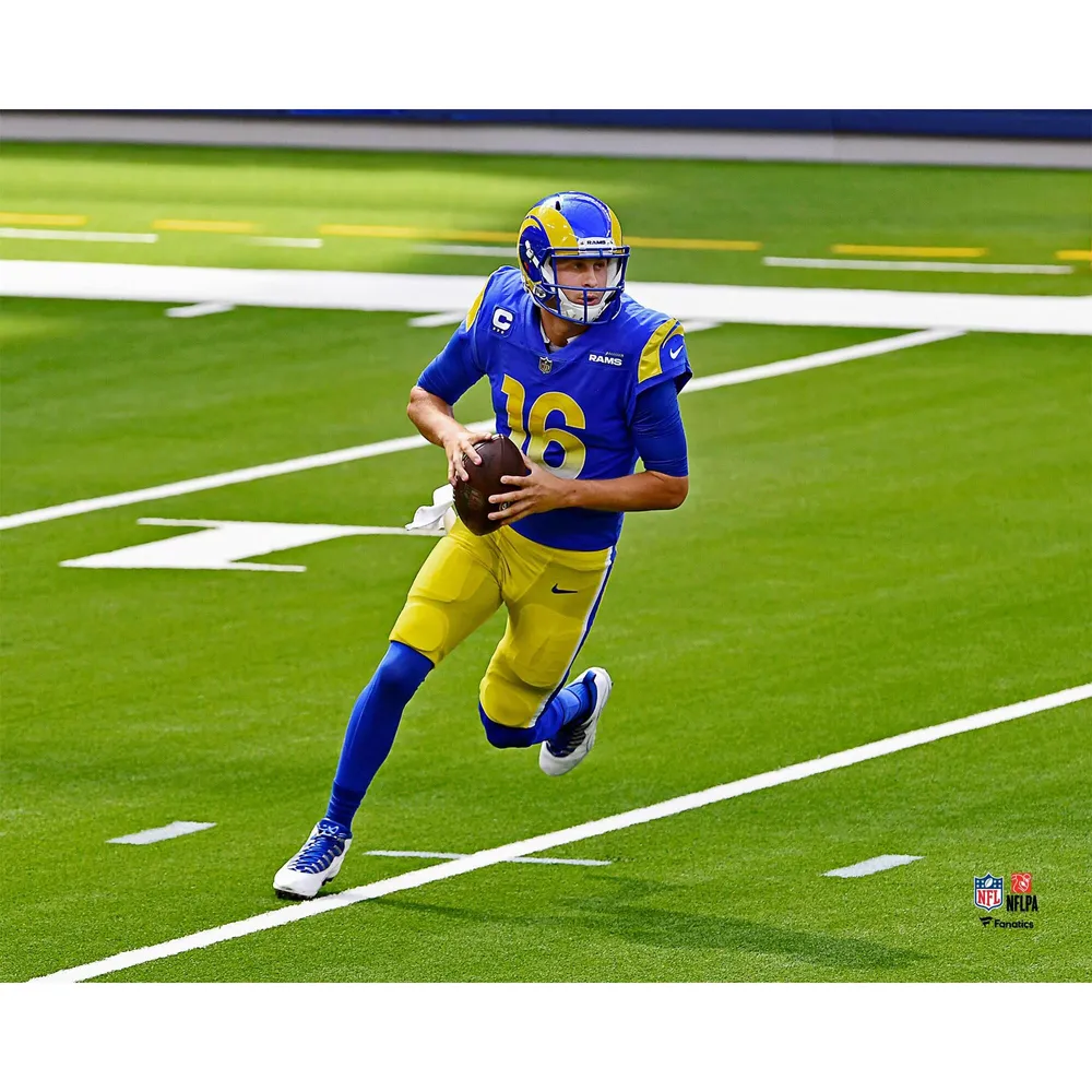 Jared Goff Detroit Lions Unsigned Throwing Vertical Photograph