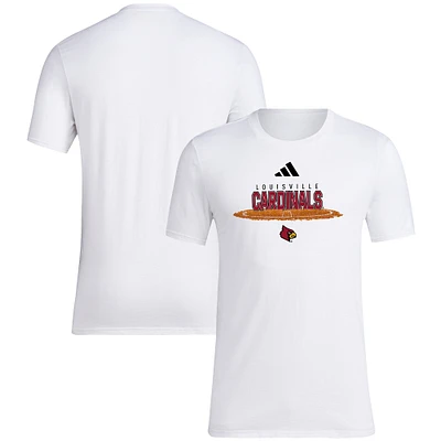 T-shirt adidas blanc Louisville Cardinals Softball Pitcher's Circle pour hommes