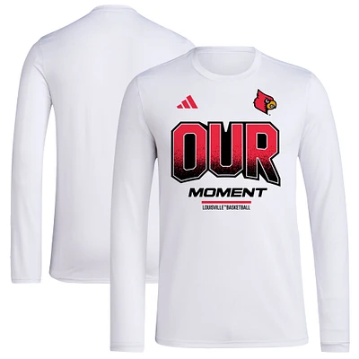 T-shirt à manches longues unisexe adidas blanc Louisville Cardinals 2024 On-Court Bench Our Moment