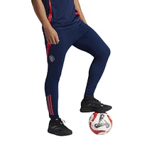 Pantalon d'entraînement adidas bleu marine Manchester United 2024/25 AEROREADY pour homme