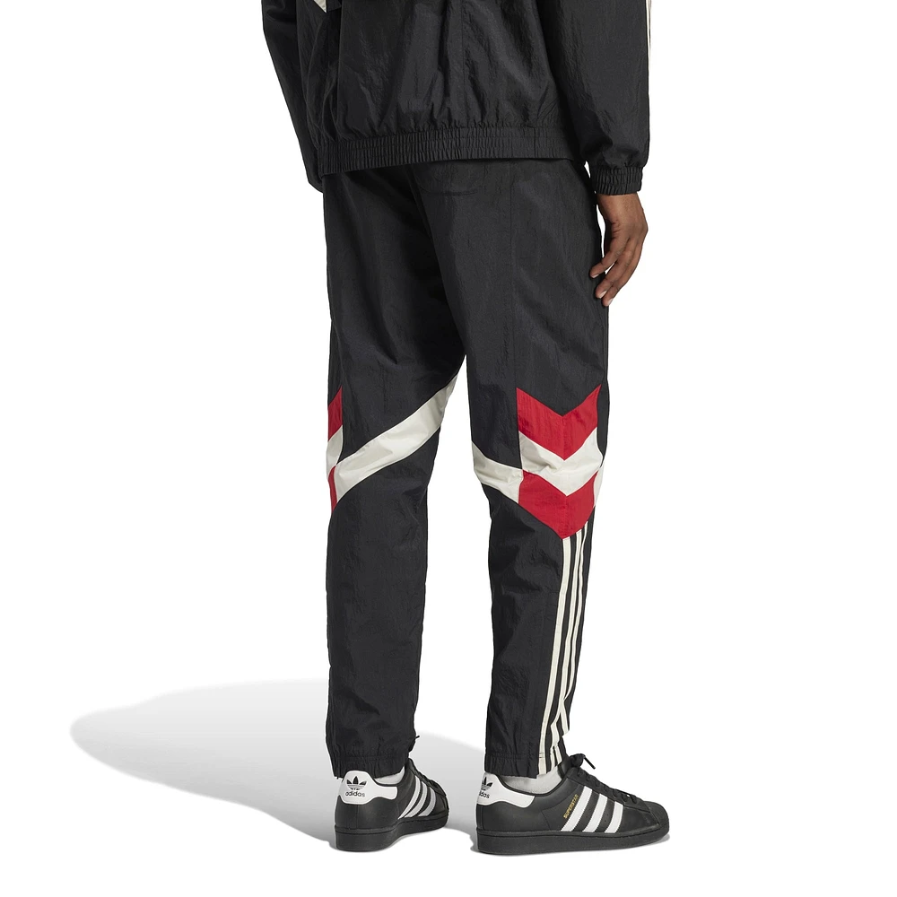 Men's adidas Originals Black Manchester United Lifestyler Track Pants