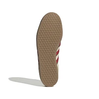 Chaussures adidas Originals pour hommes de la collection Manchester United Terrace Icons Gazelle couleur crème