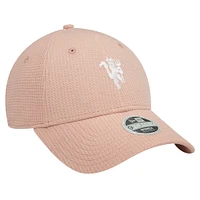 Casquette réglable New Era rose Manchester United Jersey Stitch 9FORTY pour femme