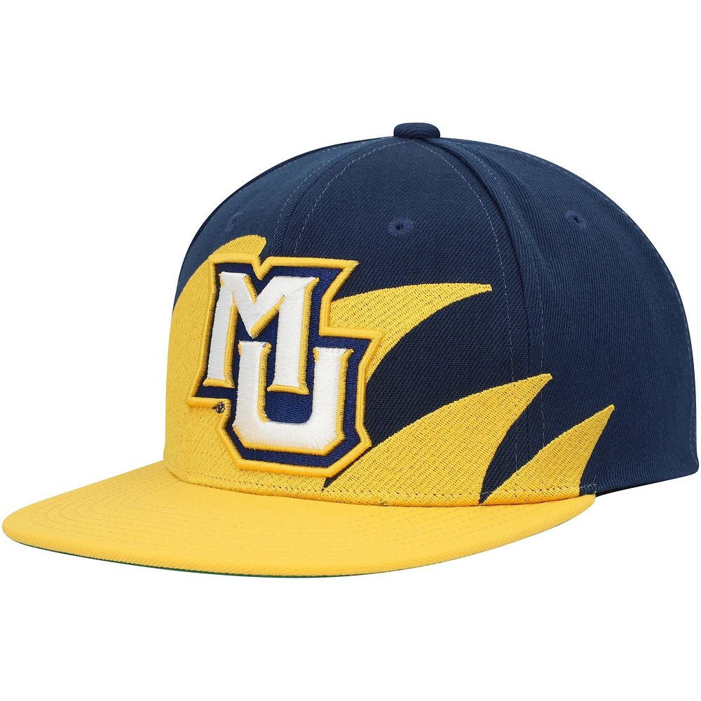 Casquette Snapback à dents de requin Mitchell & Ness Gold/Navy Marquette Golden Eagles pour homme