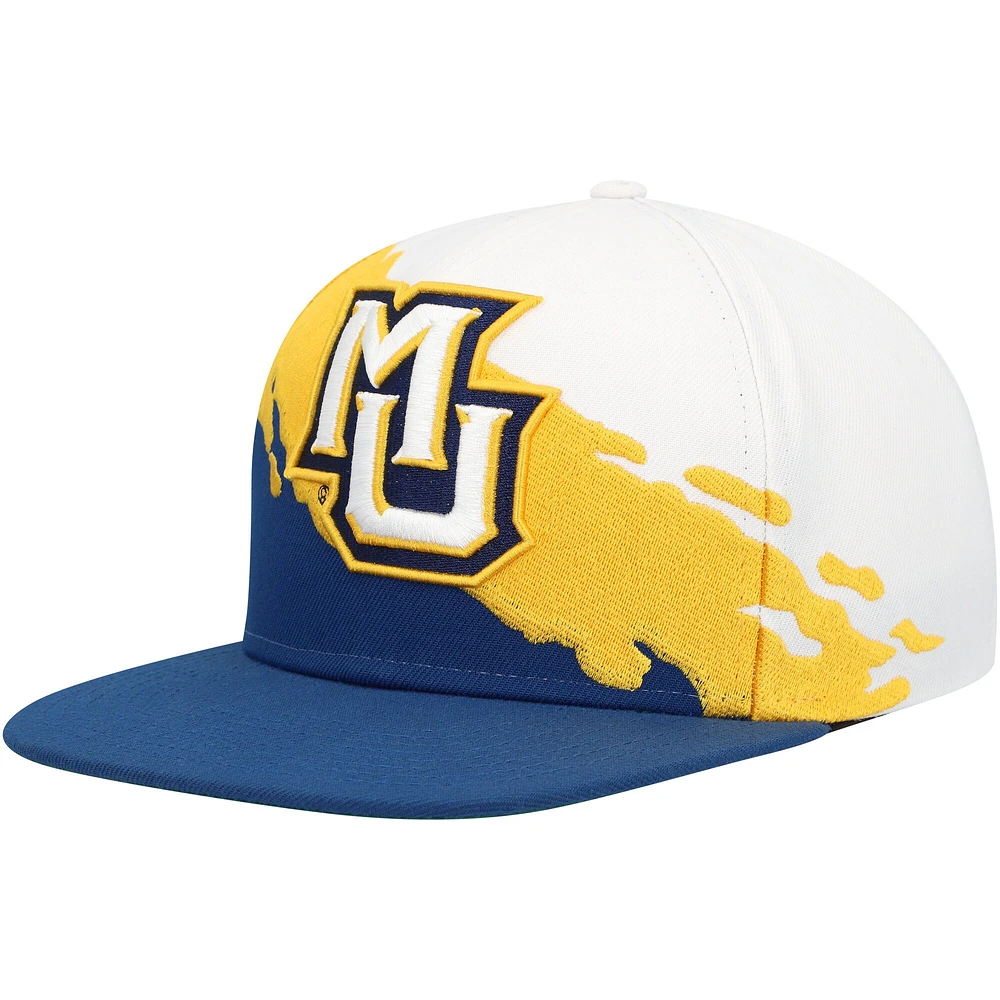 Casquette Snapback Paintbrush Marquette Golden Eagles bleu marine/blanc Mitchell & Ness pour homme