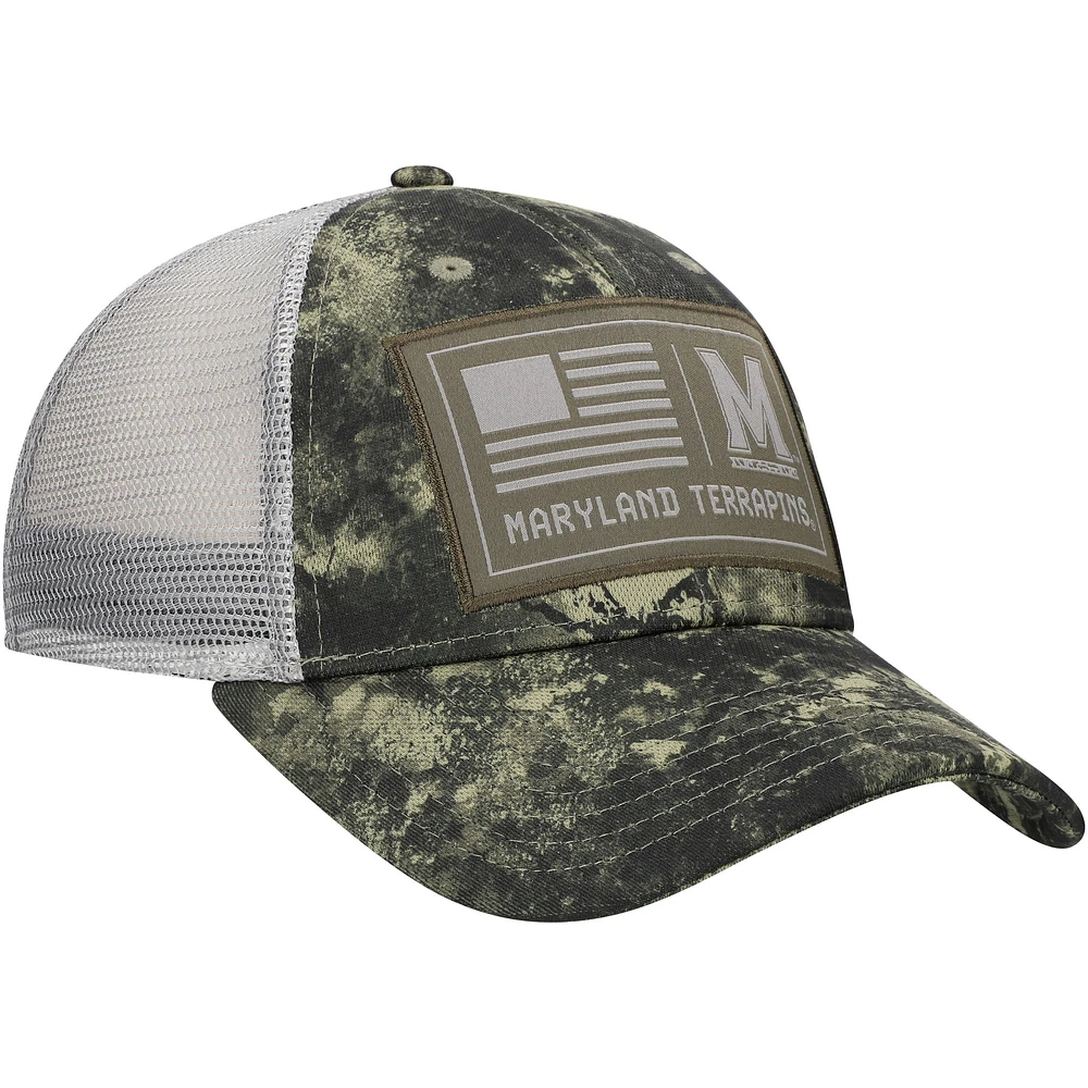 Casquette de camionneur Under Armour Camo Maryland Terrapins Freedom Collection Blitzing Performance pour homme