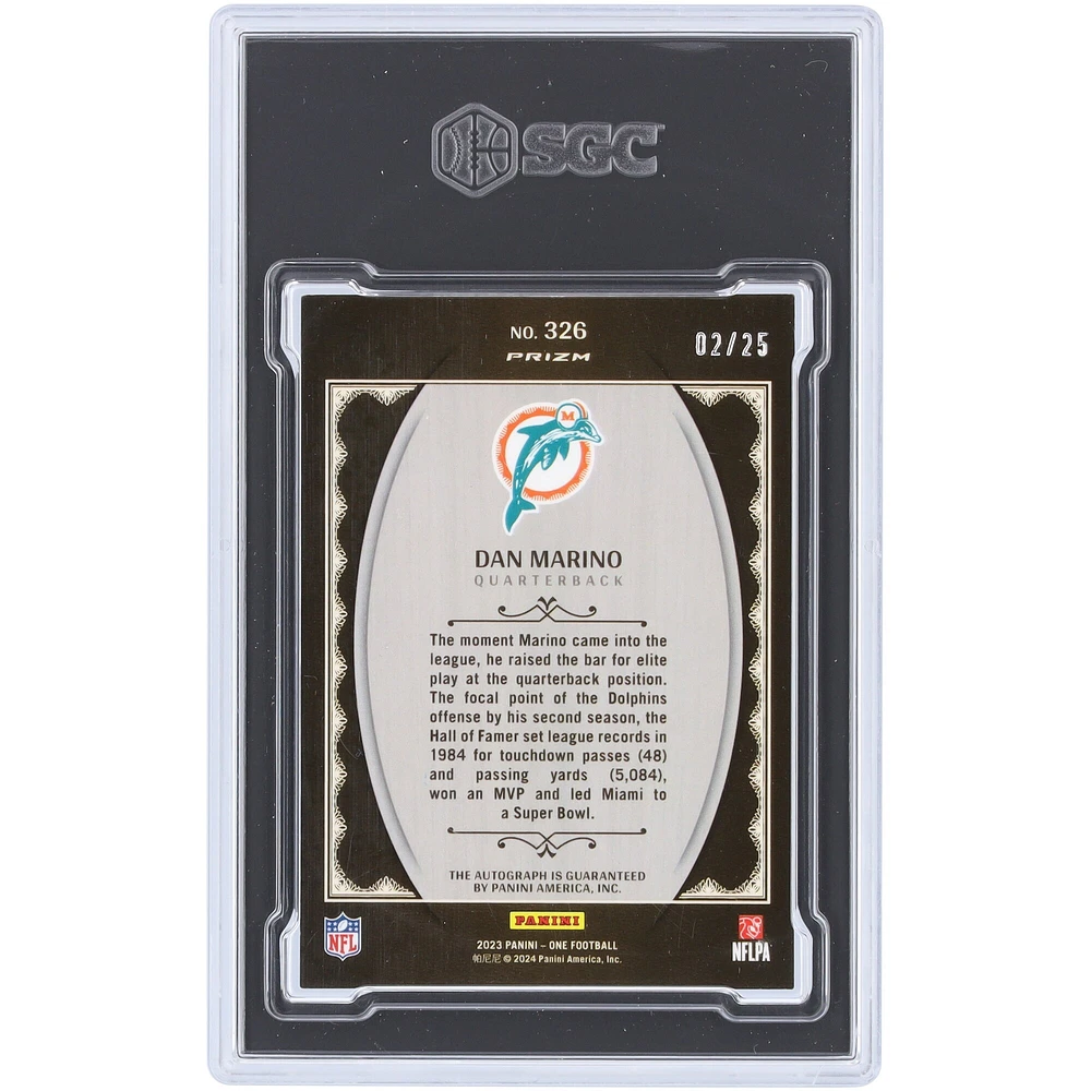 Carte Panini One Red Once Upon A Time #326 #2/25 SGC 8.5 autographiée 2023 par Dan Marino Miami Dolphins