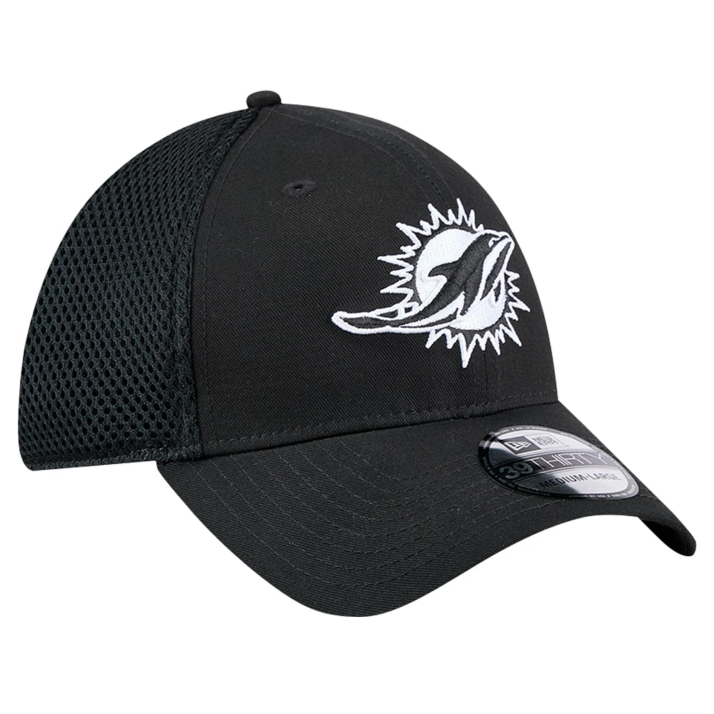 Men's New Era Black Miami Dolphins 39THIRTY Flex Hat