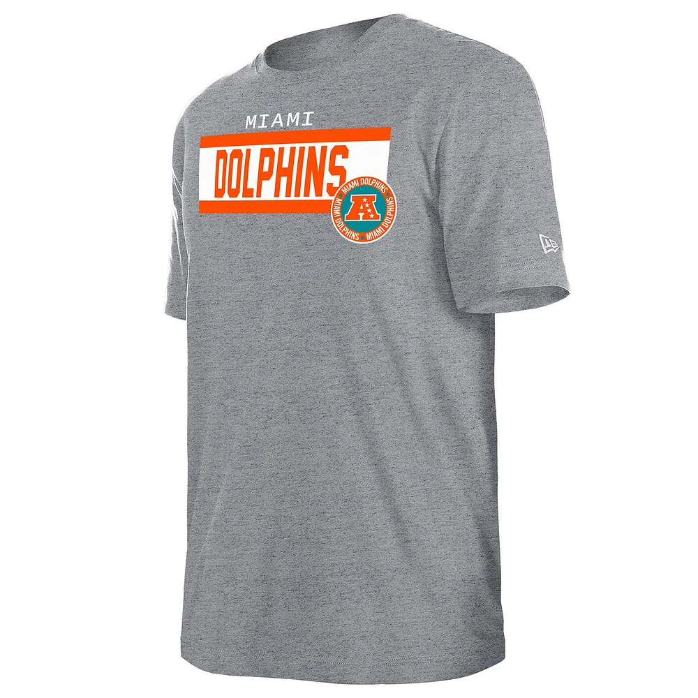 T-shirt imprimé haute densité Miami Dolphins 3rd Down New Era pour homme, gris