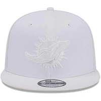 Casquette Snapback 9FIFTY Main Blanc sur Blanc New Era Miami Dolphins pour hommes