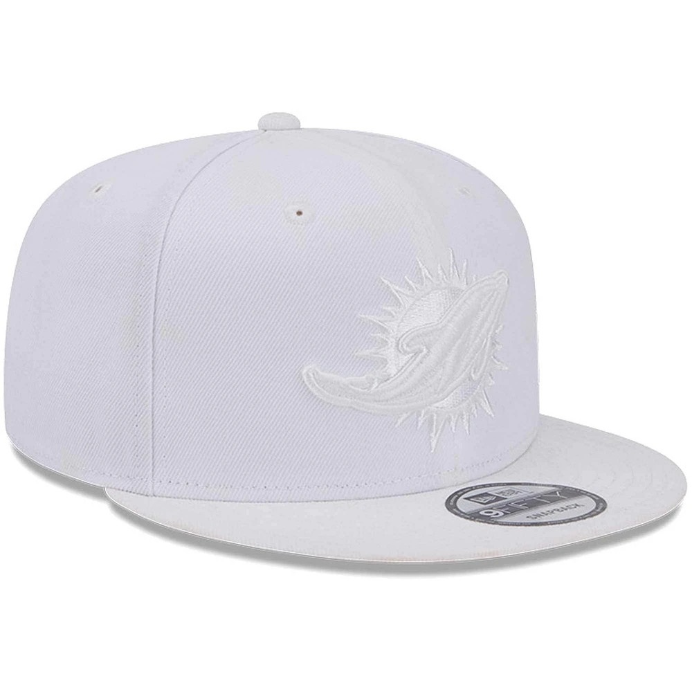 Casquette Snapback 9FIFTY Main Blanc sur Blanc New Era Miami Dolphins pour hommes