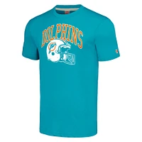 Hommage unisexe Aqua Miami Dolphins casque rétro T-shirt triple mélange