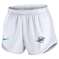 Short Nike Tempo Performance blanc pour femme des Miami Dolphins