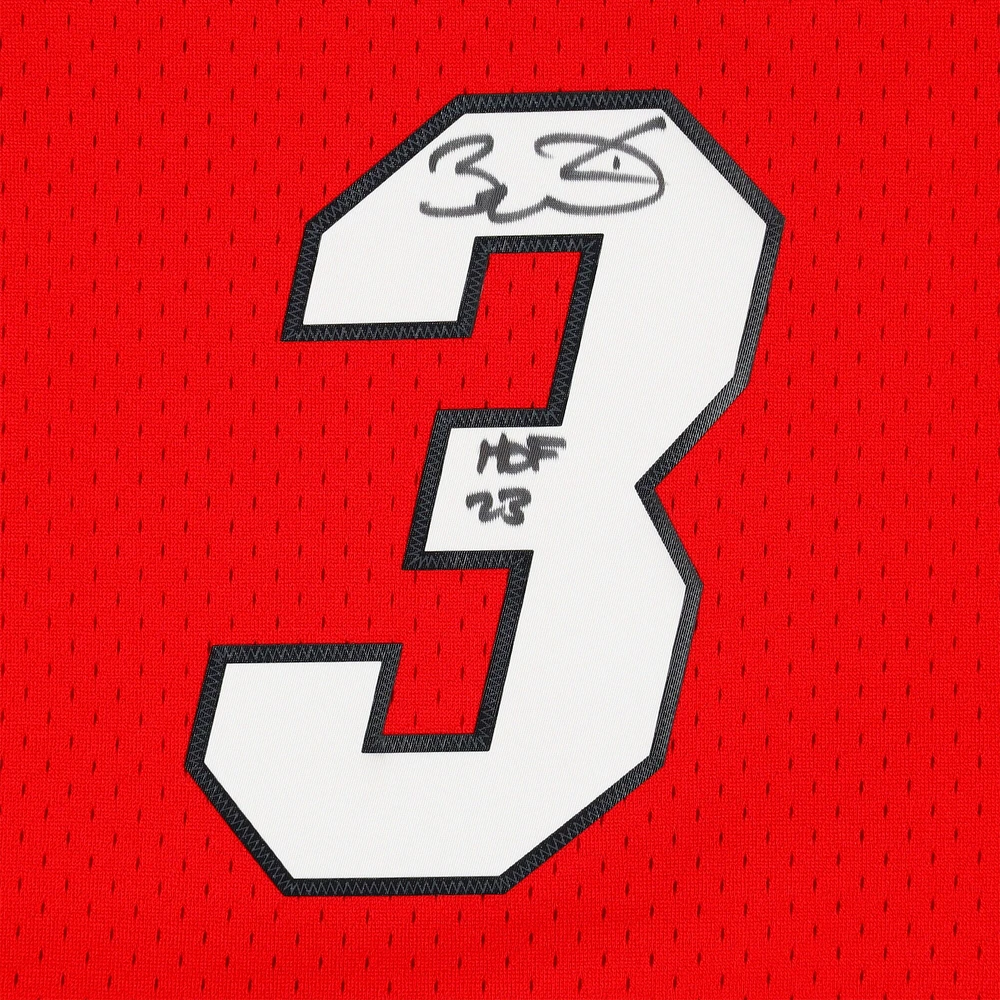 Maillot Swingman rouge autographié par Dwyane Wade Miami Heat Mitchell & Ness 2005-06 avec inscription « HOF 23 »