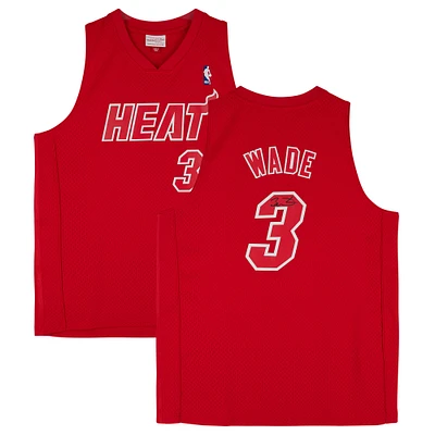 Maillot Swingman rouge autographié par Dwyane Wade Miami Heat Mitchell & Ness pour le jour de Noël 2012