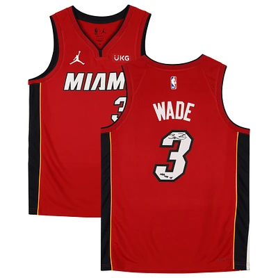 Maillot Jordan Brand Swingman rouge dédicacé par Dwyane Wade Miami Heat 2020-21 avec inscription « NBA Top 75 »