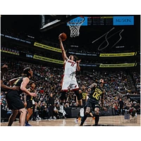 Photographie autographiée de Jaime Jaquez Jr. Miami Heat contre Utah Jazz, 16" x 20"