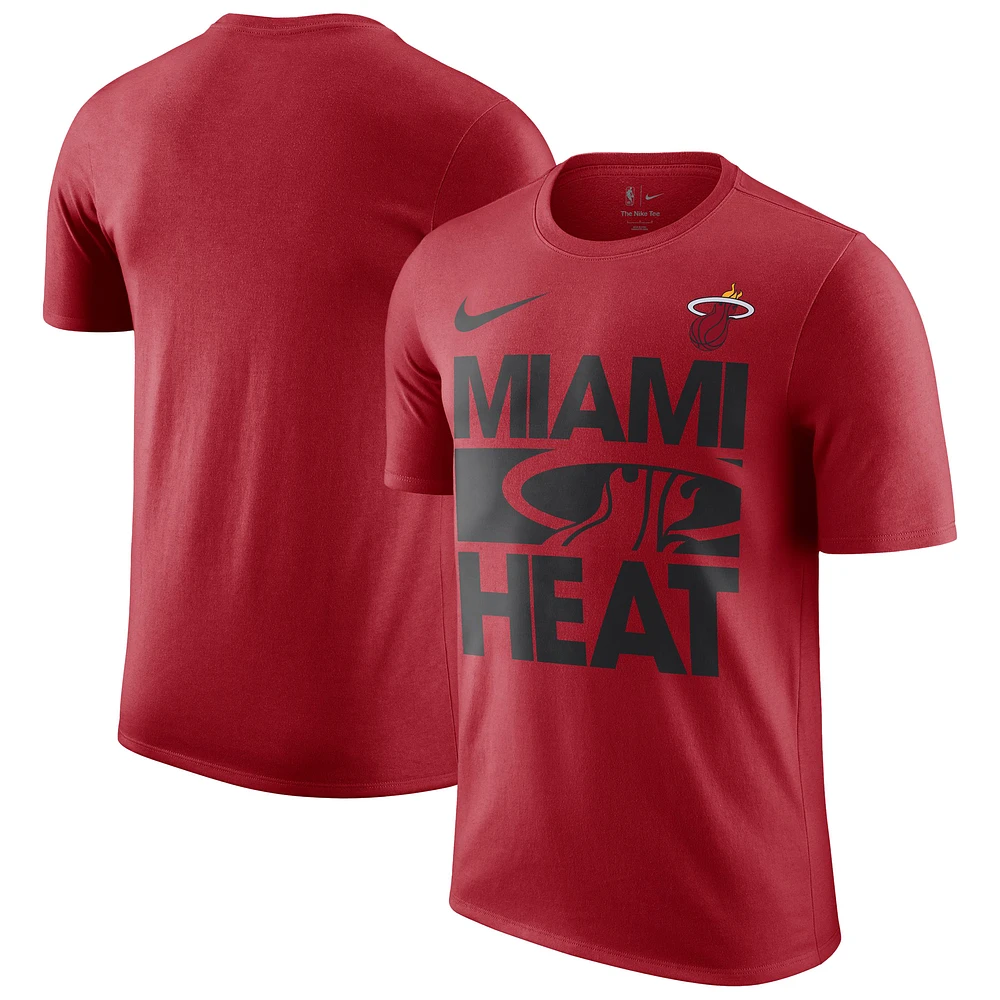 T-shirt Nike rouge Miami Heat Courtside This Is Our Year pour homme