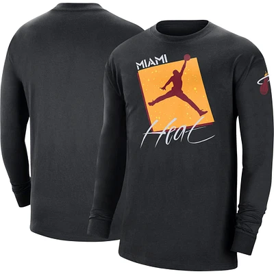 T-shirt à manches longues Jordan Brand Miami Heat Courtside Max 90 Vintage Wash Statement Edition pour homme