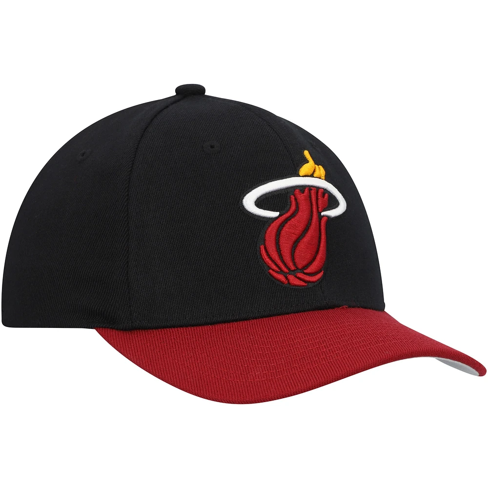 Casquette pour homme Mitchell & Ness Noir/Rouge Miami Heat MVP Team Two-Tone 2.0 Stretch Snapback