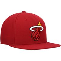 Men's Mitchell & Ness Red Miami Heat Ground 2.0 Snapback Hat