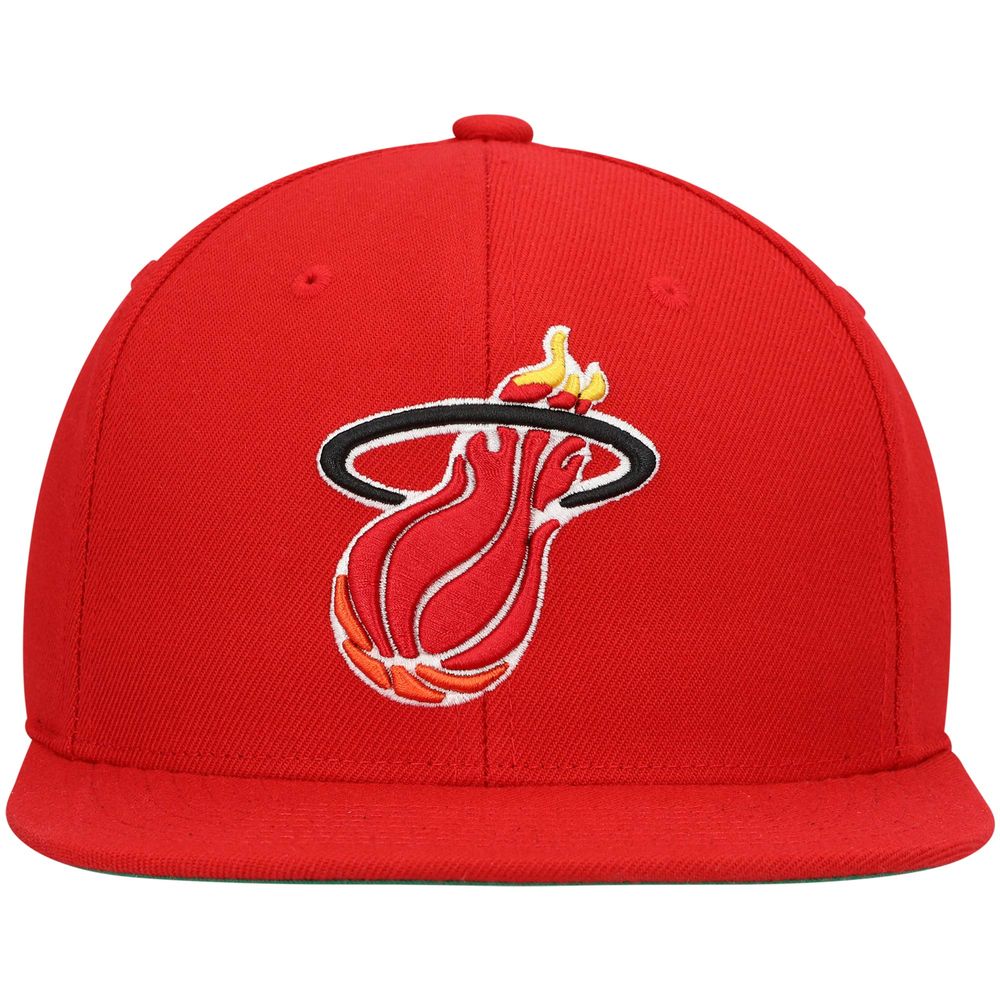 Men's Mitchell & Ness Red Miami Heat Hardwood Classics Team Ground 2.0 Snapback Hat