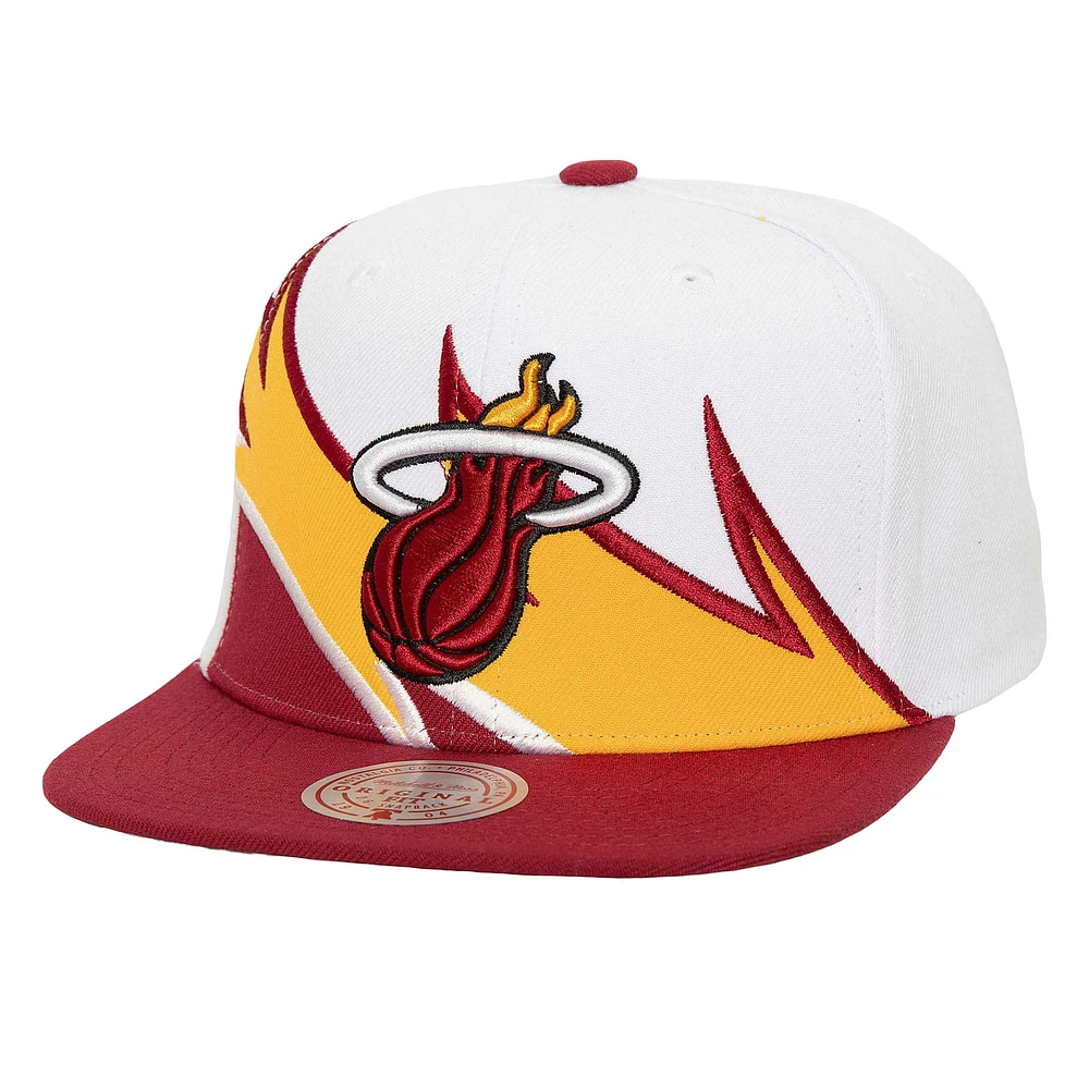 Casquette Snapback Miami Heat Waverunner Mitchell & Ness blanc/rouge pour hommes