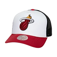 Casquette réglable de camionneur avant en mousse pour hommes Mitchell & Ness blanc Miami Heat Hardwood Classics Blocker