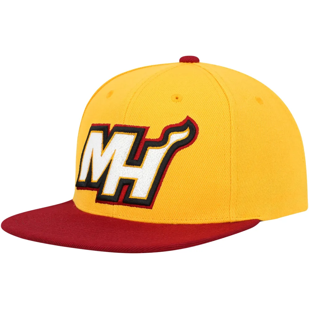 Men's Miami Heat Mitchell & Ness Black Core Side Snapback Hat