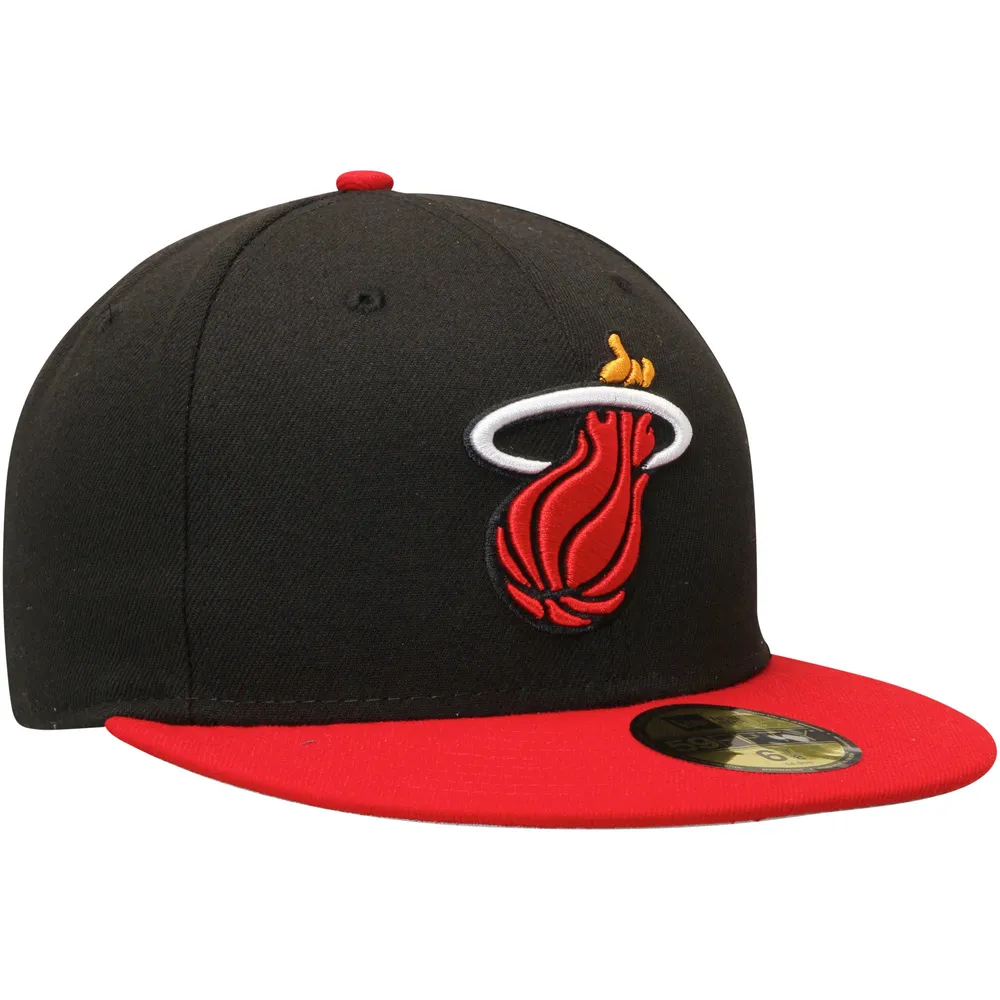 Casquette ajustée 59FIFTY 2Tone de la couleur officielle l'équipe Miami Heat New Era pour homme, noir/rouge