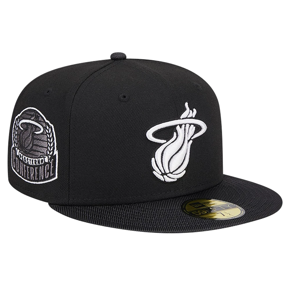 Casquette ajustée 59FIFTY New Era noire Miami Heat Active Satin Visor pour hommes