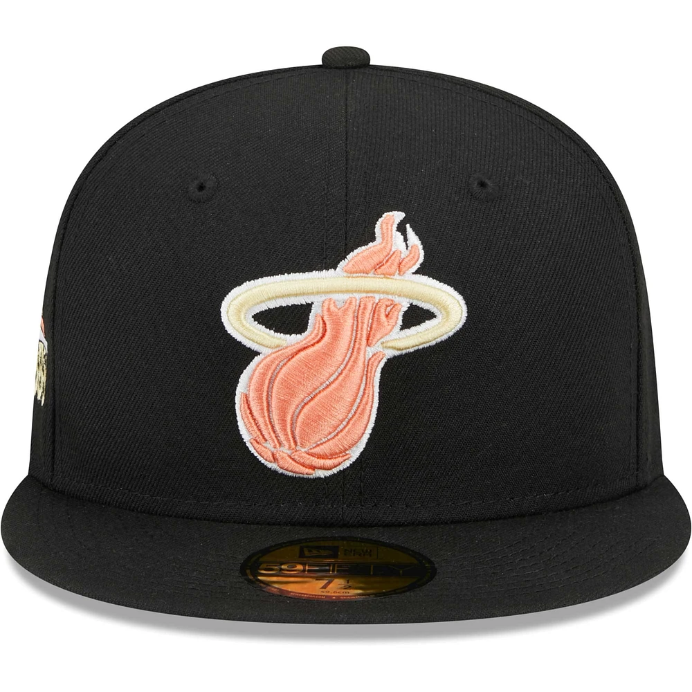 Casquette ajustée 59FIFTY Miami Heat noire à fleurs sur le côté New Era pour homme