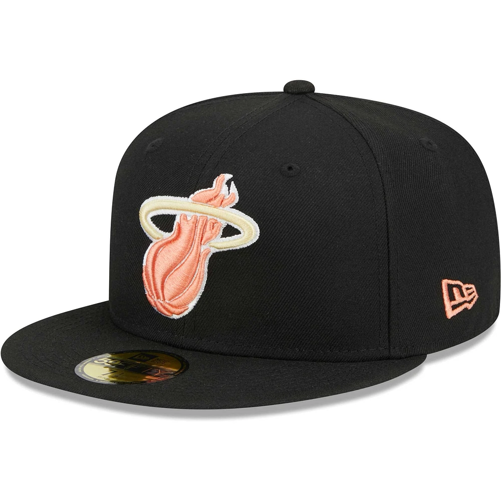 Casquette ajustée 59FIFTY Miami Heat noire à fleurs sur le côté New Era pour homme