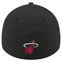 Men's New Era Black Miami Heat Sport Night 39THIRTY Flex Hat