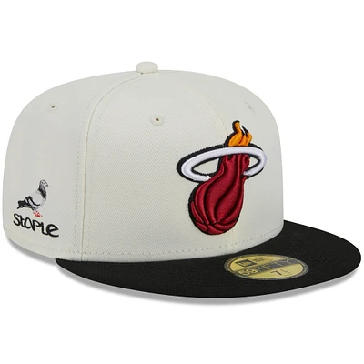 Casquette ajustée 59FIFTY bicolore New Era pour hommes, crème/noir, Miami Heat NBA x Staple Pigeon Logo