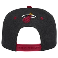 Youth Black/Red Miami Heat Backboard Embro Visor Snapback Hat