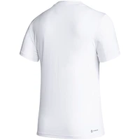 T-shirt d'avant-match adidas Miami Hurricanes AEROREADY Military Appreciation pour femmes, blanc