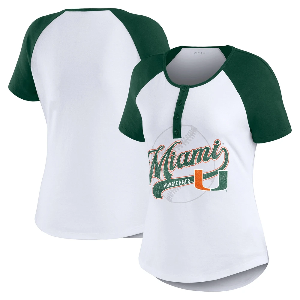 WEAR by Erin Andrews T-shirt blanc avec logo de baseball des Hurricanes Miami Raglan Henley pour femmes