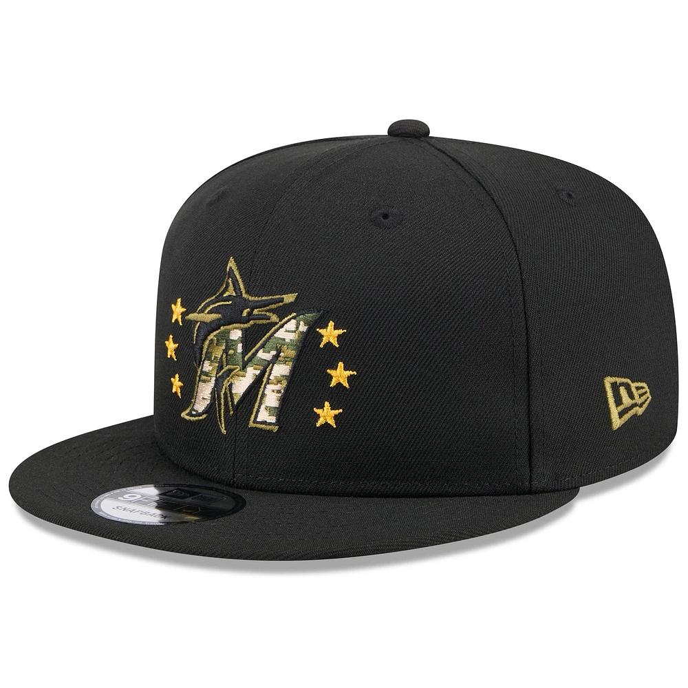 Casquette Snapback 9FIFTY Miami Marlins 2024 de la Journée des Forces armées New Era noire pour homme