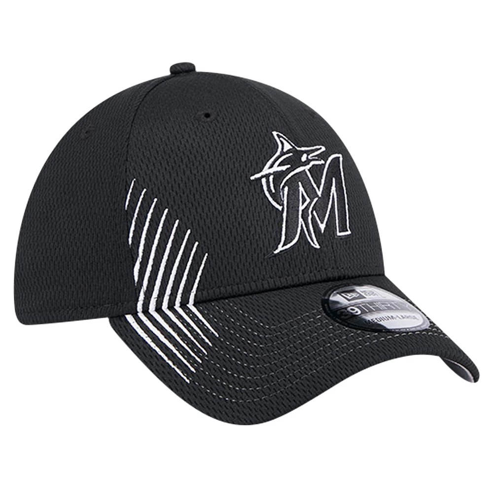 Men's New Era Black Miami Marlins Active Dash Mark 39THIRTY Flex Hat