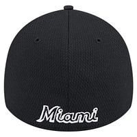 Men's New Era Black Miami Marlins Active Dash Mark 39THIRTY Flex Hat