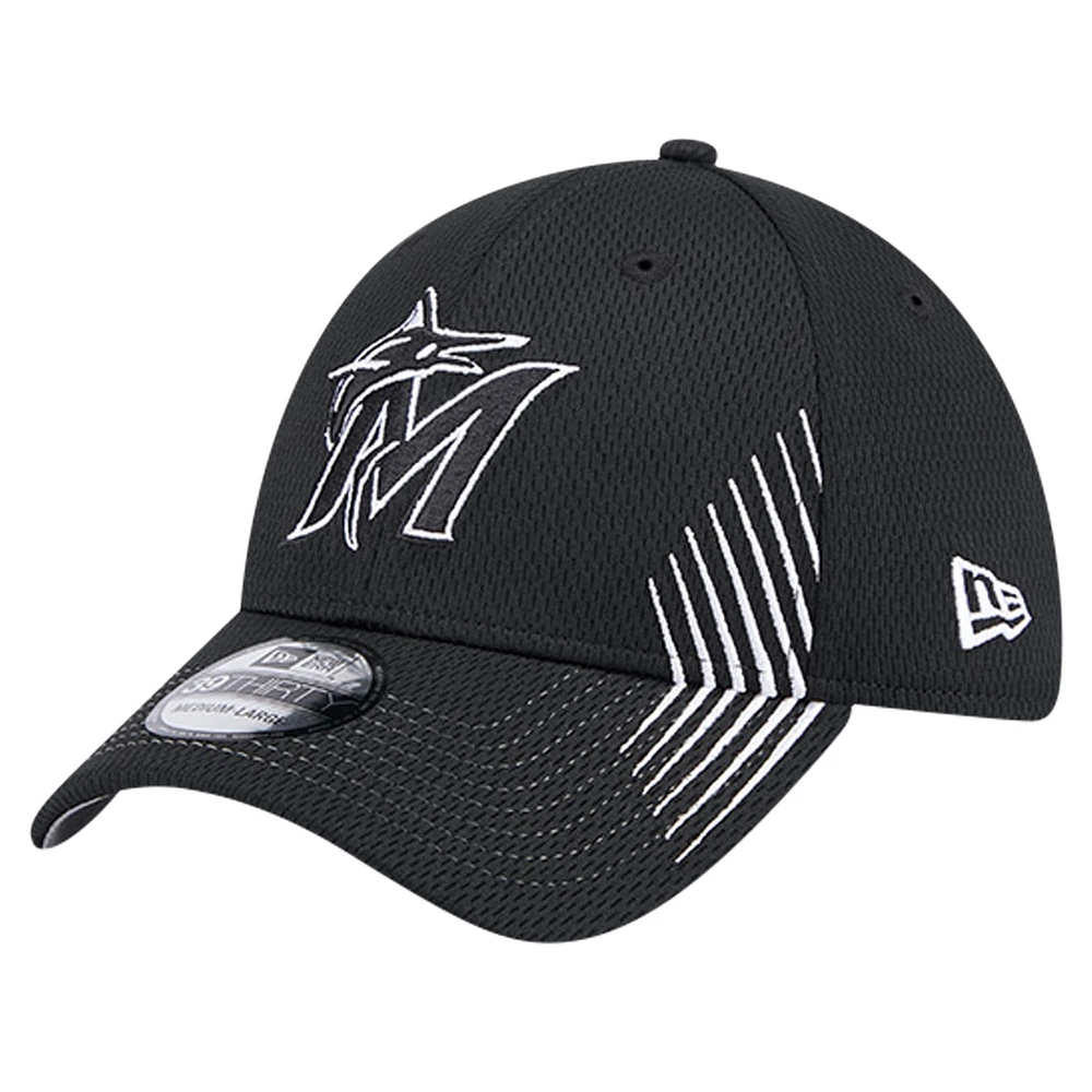 Men's New Era Black Miami Marlins Active Dash Mark 39THIRTY Flex Hat