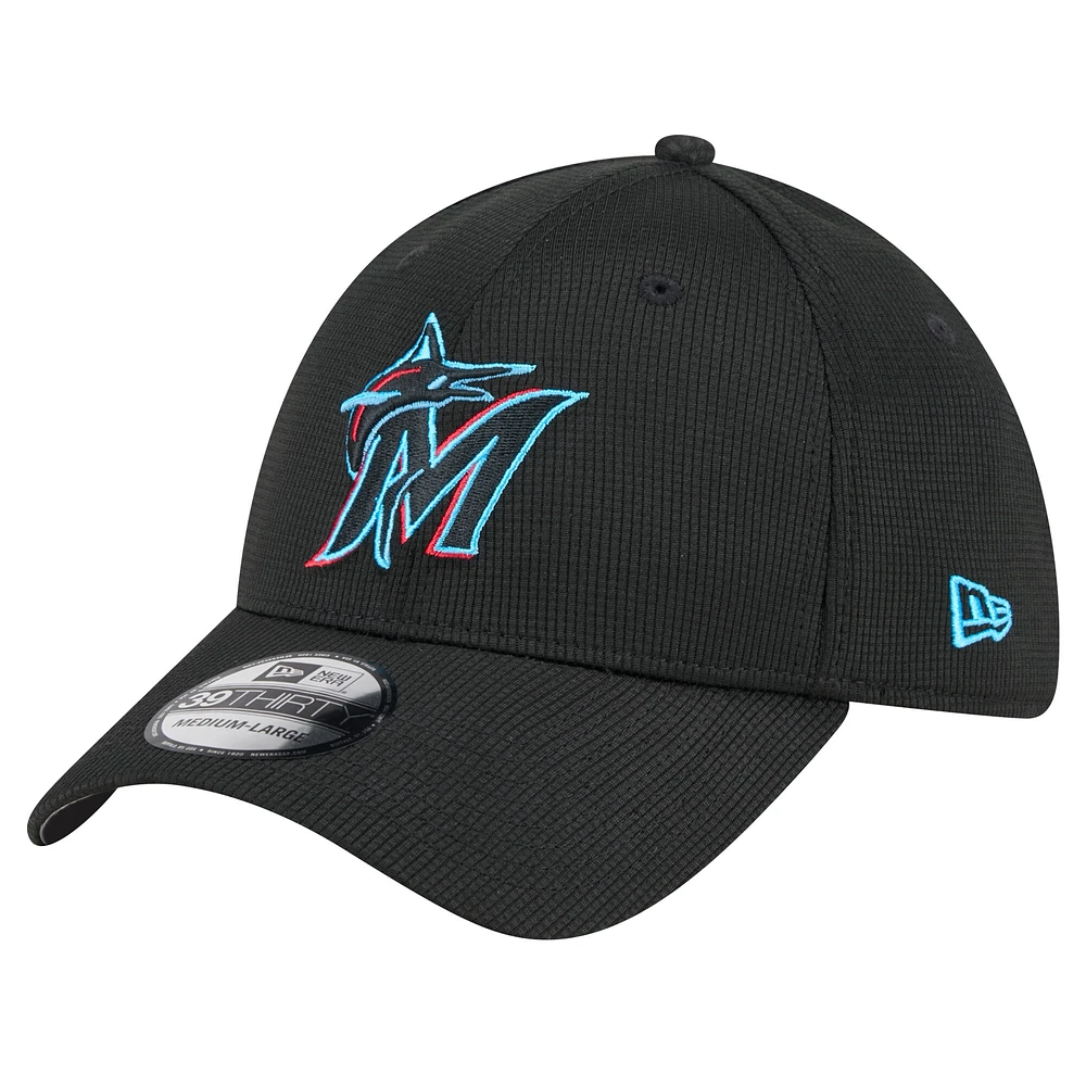 Casquette New Era noire Miami Marlins Active Pivot 39THIRTY Flex pour hommes