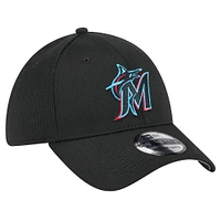 Casquette New Era noire Miami Marlins Active Pivot 39THIRTY Flex pour hommes