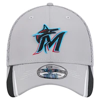 Men's New Era  Gray Miami Marlins Linear 39THIRTY Flex-Fit Hat